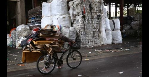 大马老翁做旧货回收 逾期逗留新加坡19年