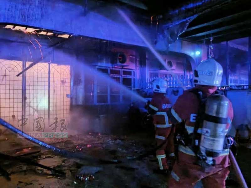 没借钱也被勒索？ 阿窿跑腿跨国纵火 烧毁马劳父母家！