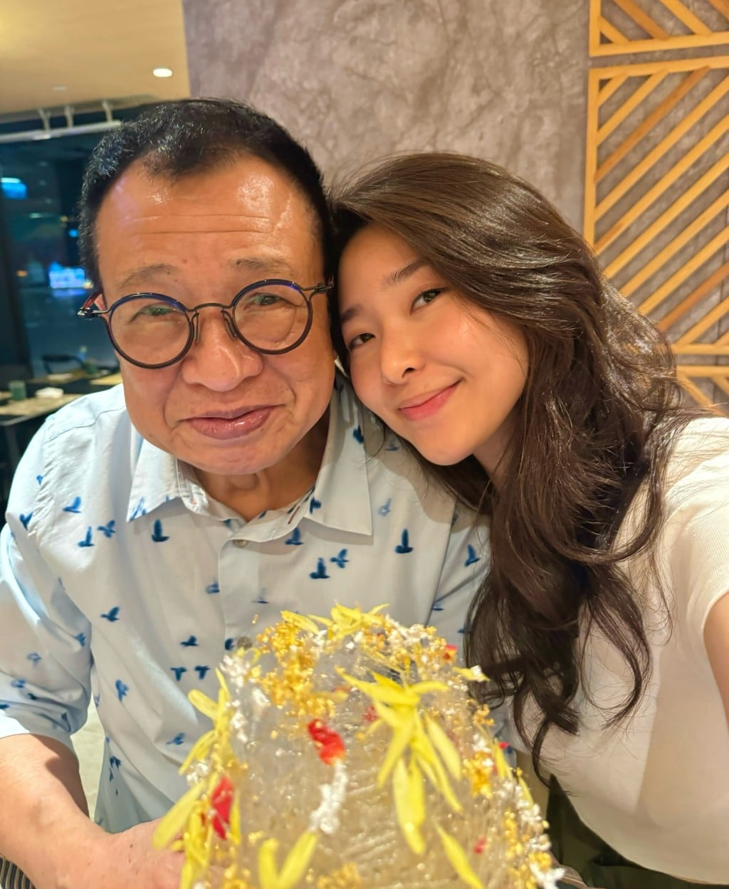 许惠菁表示至今仍无法接受父亲已离世的事实。