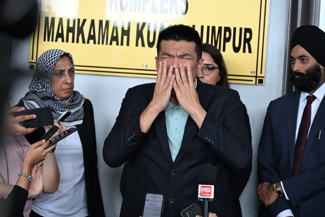 LIVE 滚动 . 沙贪腐弊案｜刁健城重申官员暴力执法 “他们持枪逼我趴地上”